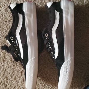 VANS CHIMA PRO WMNS SZ 7. GENTLY USED